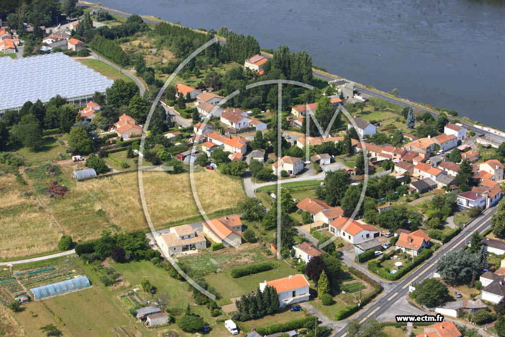 Photo arienne de Saint-Julien-de-Concelles (Le Bout des Ponts)