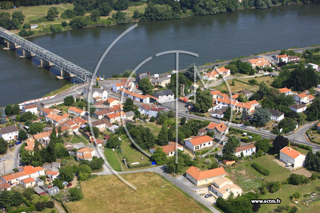 Photo arienne de Saint-Julien-de-Concelles (Le Bout des Ponts)