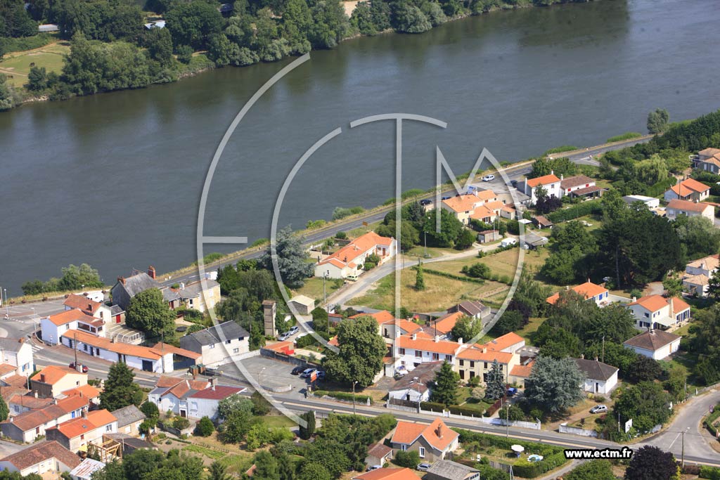 Photo arienne de Saint-Julien-de-Concelles (Le Bout des Ponts)