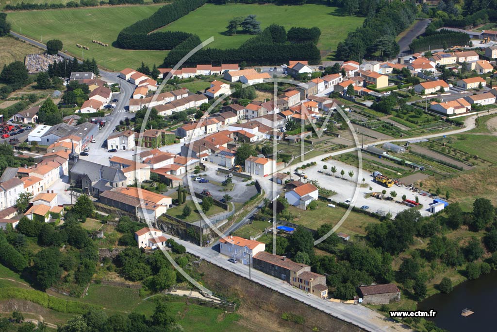 Photo arienne de Saint-Sauveur-de-Landemont