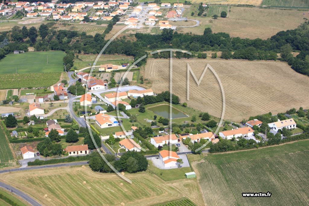 Photo arienne de Saint-Sauveur-de-Landemont (La Grahollire)