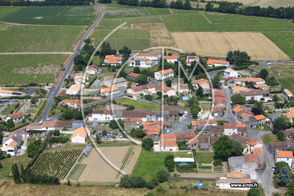 Photo arienne de Vallet (Les Laurs)