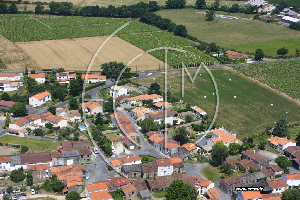 Photo arienne de Vallet (Les Laurs)