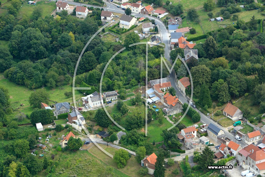 Photo arienne de Saint-Gobain (La Croix d'Alexandre)