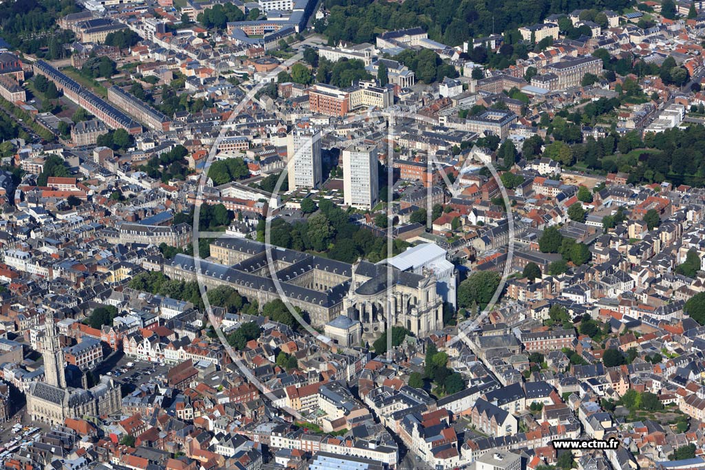 Photo arienne de Arras (Abbaye Saint-Vaast)