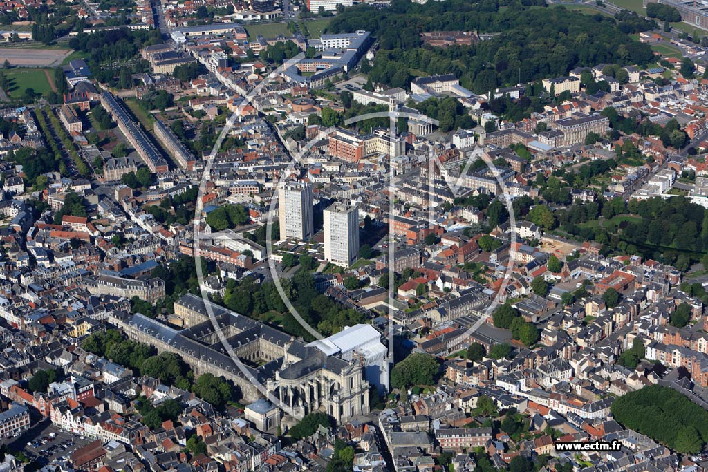 Photo arienne de Arras (Abbaye Saint-Vaast)