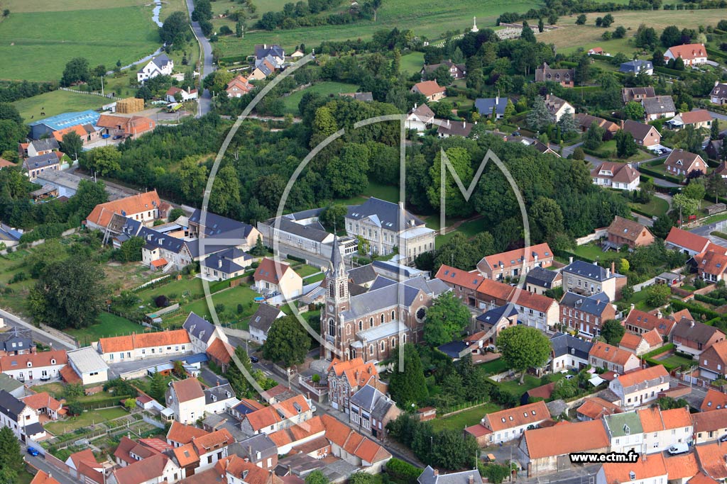 Photo arienne de Maruil (Eglise)