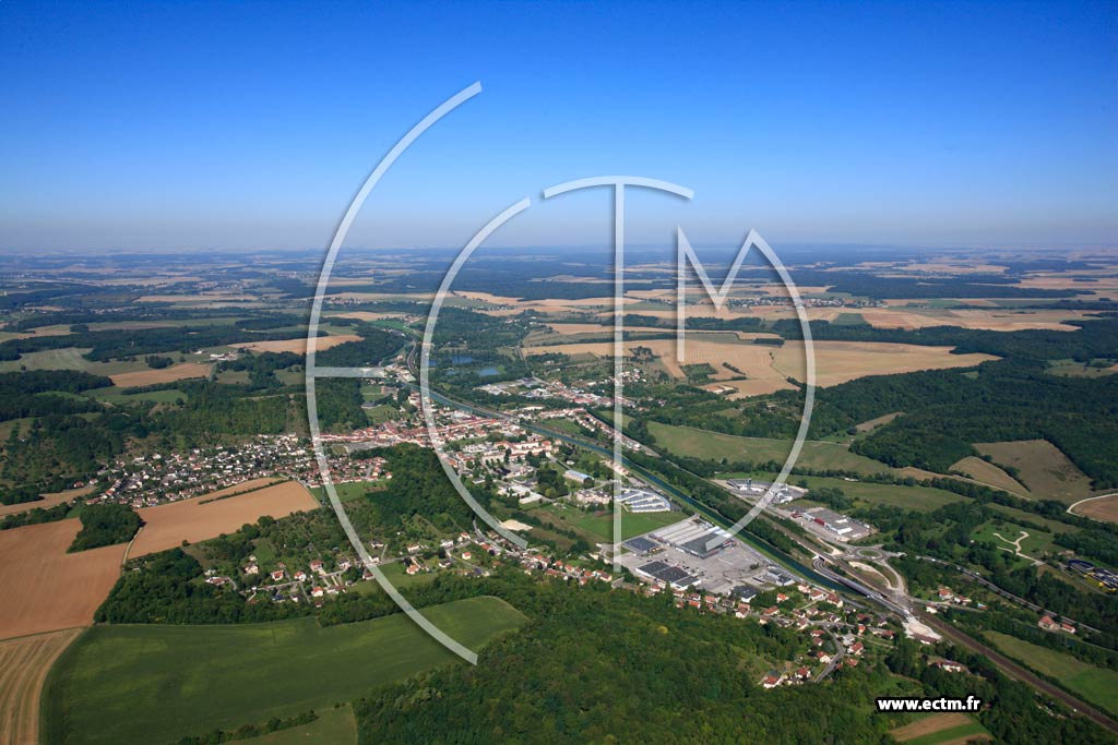 Photo arienne de Fains-Vel (Fains les Sources)
