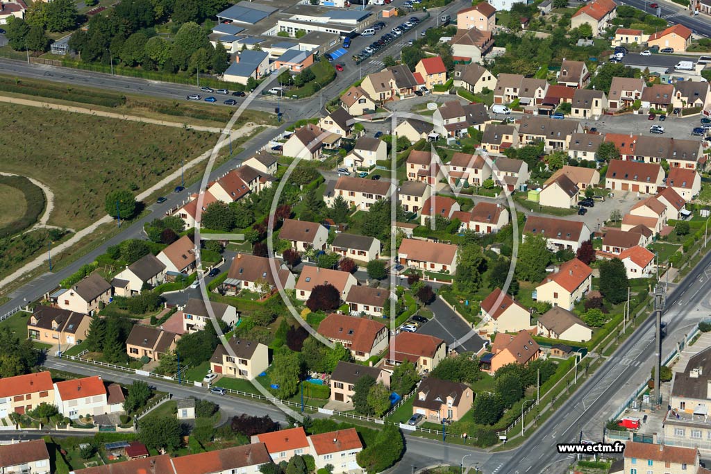 Photo arienne de Fagnires (Quartier les Collines)