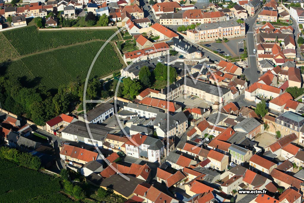 Photo arienne de Le Mesnil sur Oger