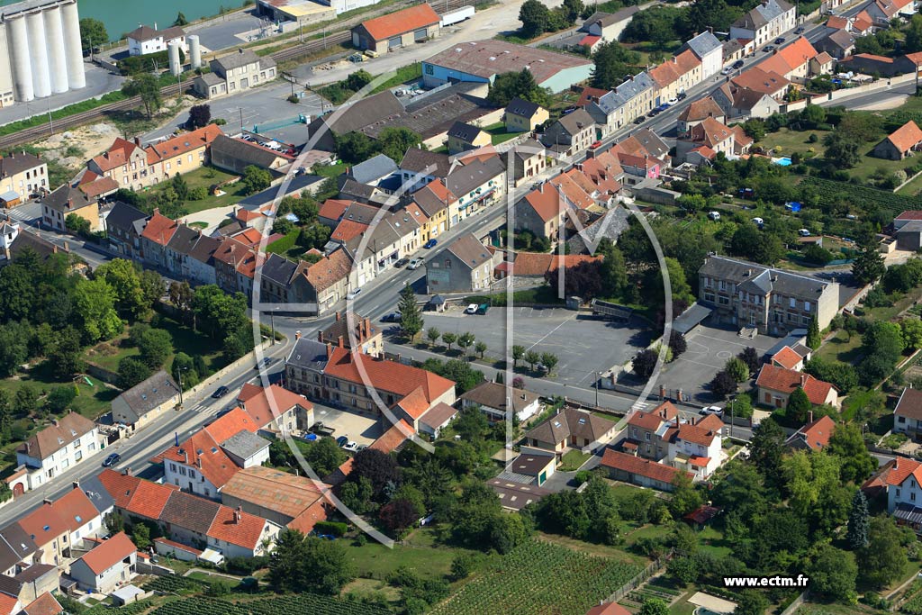 Photo arienne de Mareuil le Port