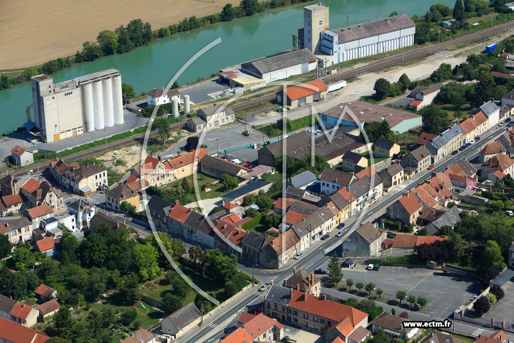 Photo arienne de Mareuil le Port