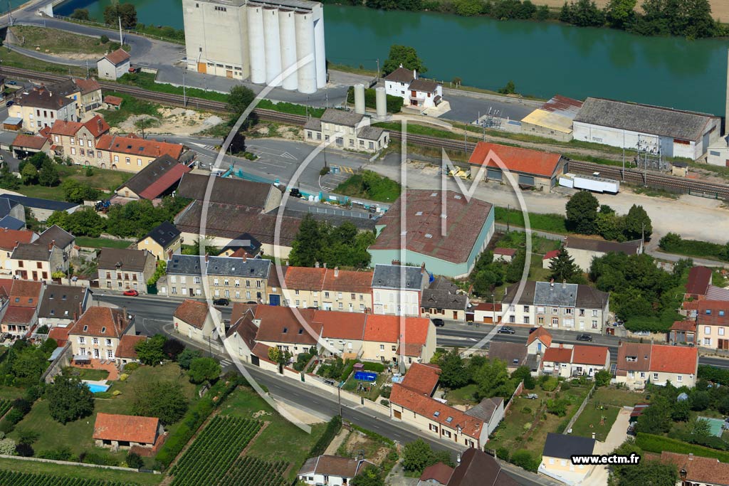Photo arienne de Mareuil le Port