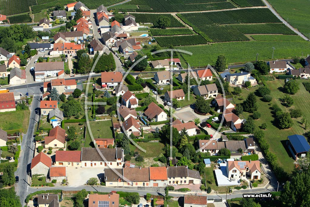 Photo arienne de uilly (Montvoisin)