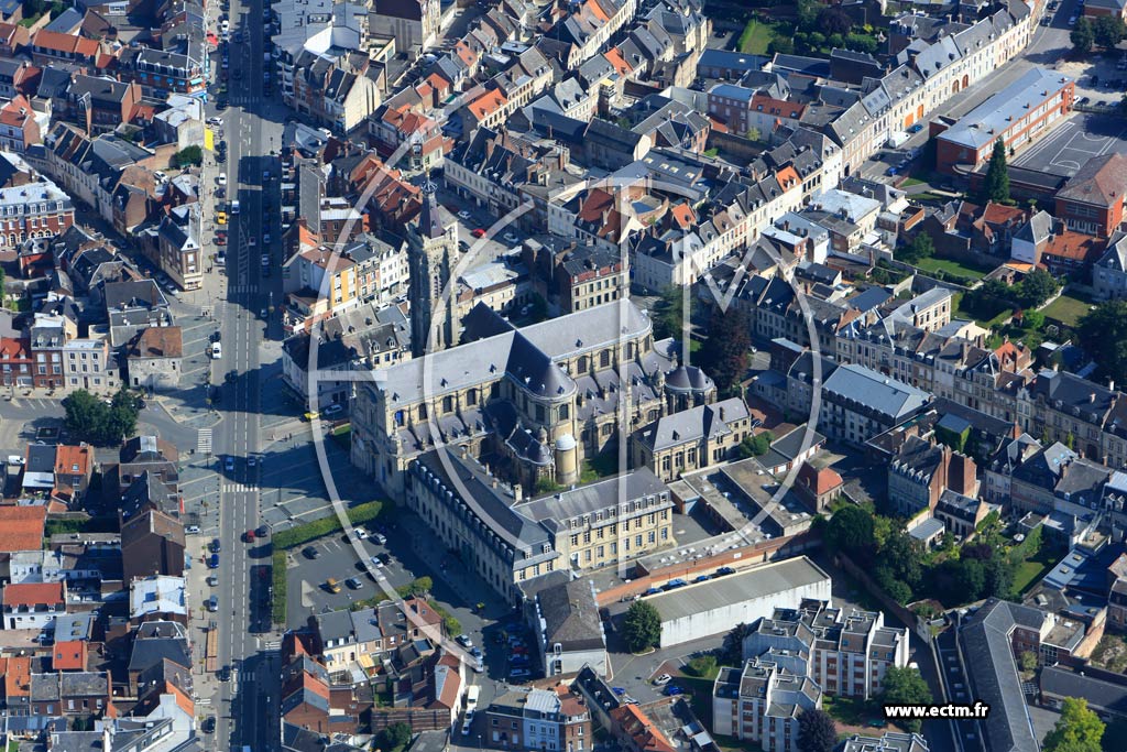Photo arienne de Cambrai (Eglise Saint-Gry)
