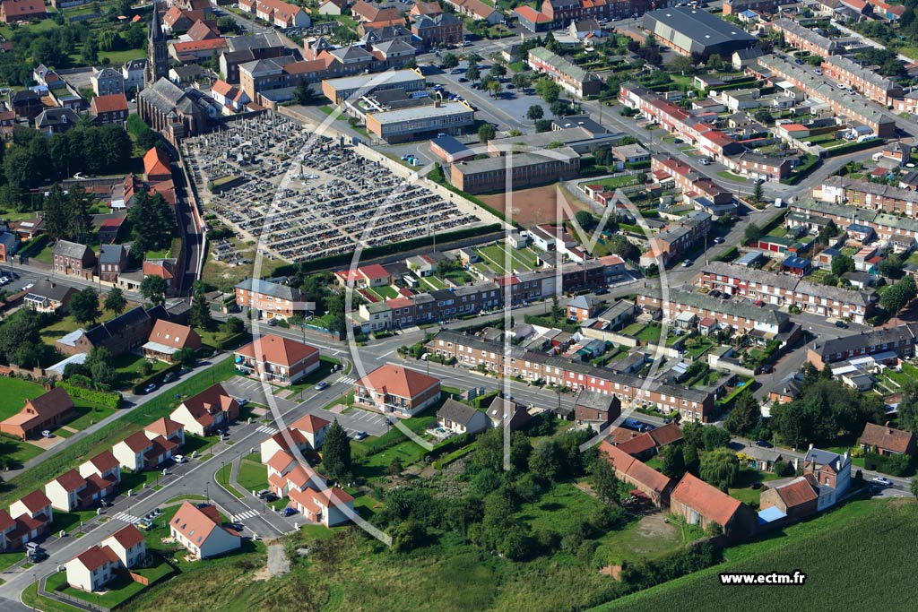 Photo arienne de Neuville-Saint-Rmy (Quartier de la Rue de Lille)
