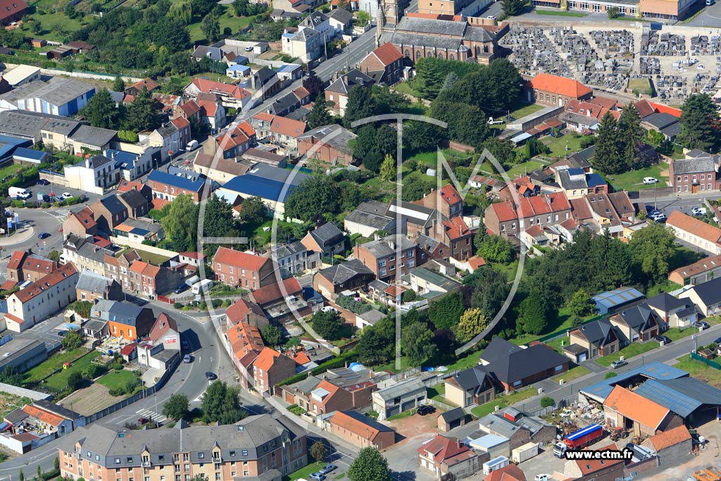 Photo arienne de Neuville-Saint-Rmy (Quartier de la Rue de Lille)