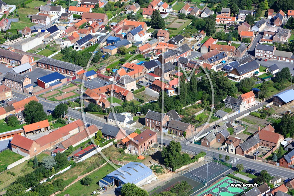 Photo arienne de Saint-Vaast-en-Cambrsis (Quartier de l'Eglise)