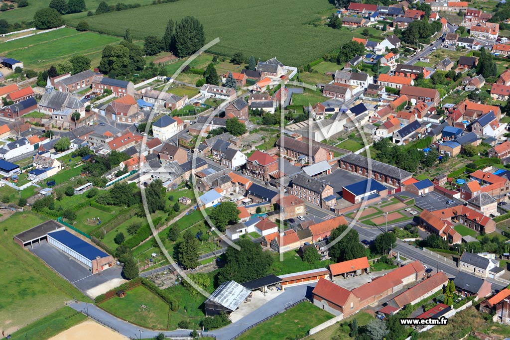 Photo arienne de Saint-Vaast-en-Cambrsis (Quartier de l'Eglise)
