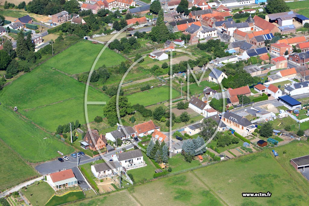 Photo arienne de Saint-Vaast-en-Cambrsis (Quartier de l'Eglise)