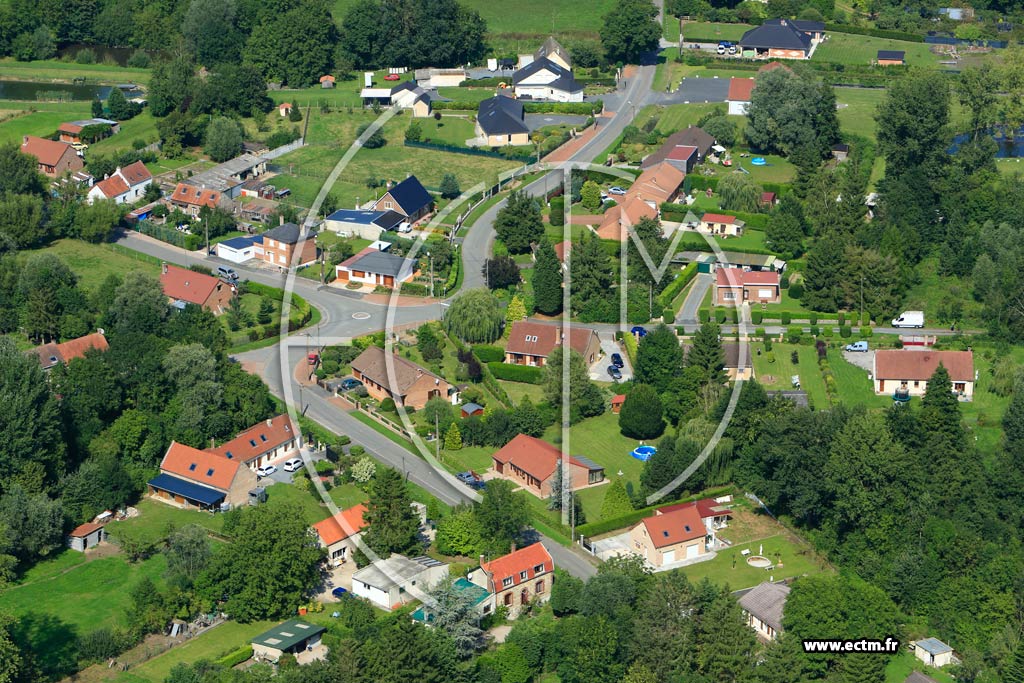 Photo arienne de Thun-l'vque (Quartier du Port)