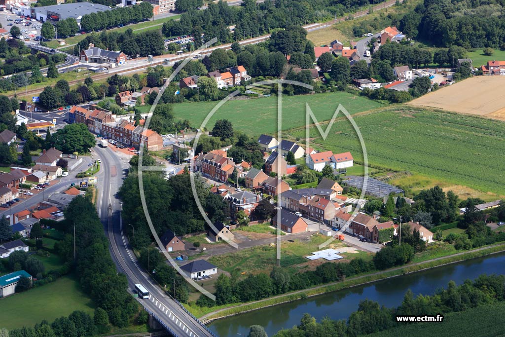 Photo arienne de Douvrin (Quartier du Canal d'Aire)