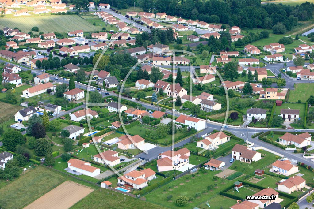 Photo arienne de Verneuil-sur-Vienne