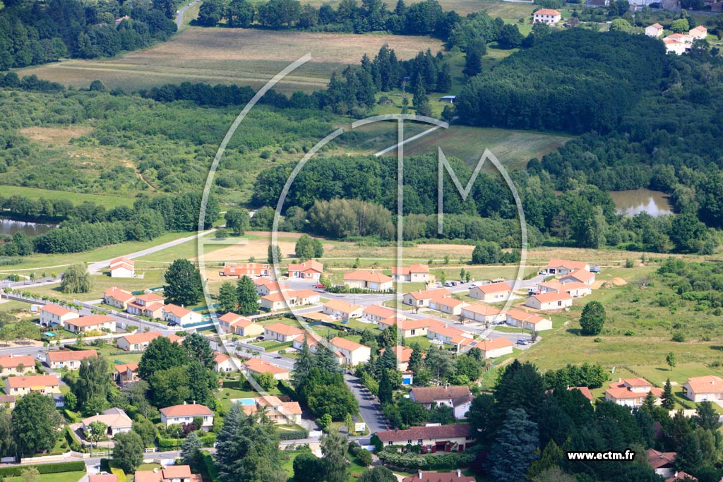 Photo arienne de Verneuil-sur-Vienne