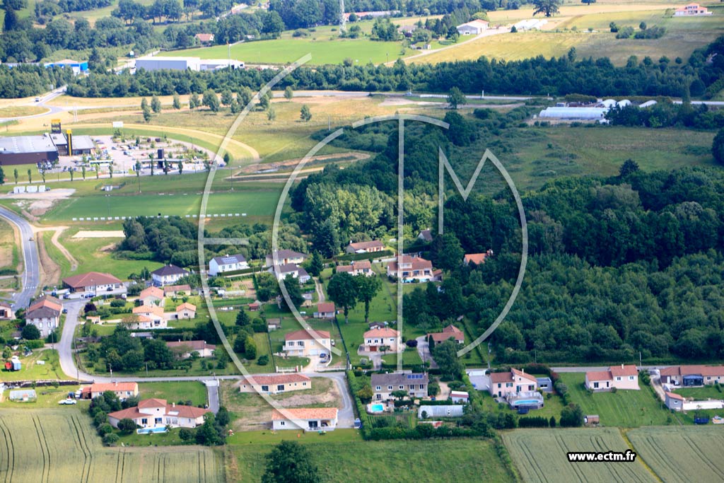 Photo arienne de Verneuil-sur-Vienne (Les Fonts)