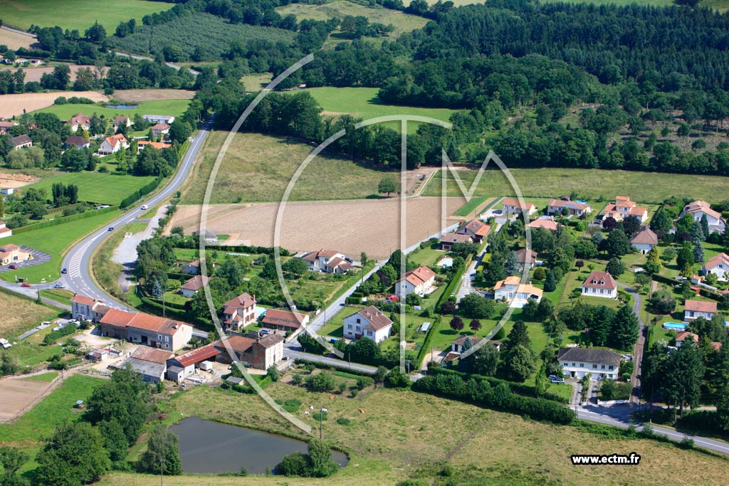 Photo arienne de Verneuil-sur-Vienne (Les Places)