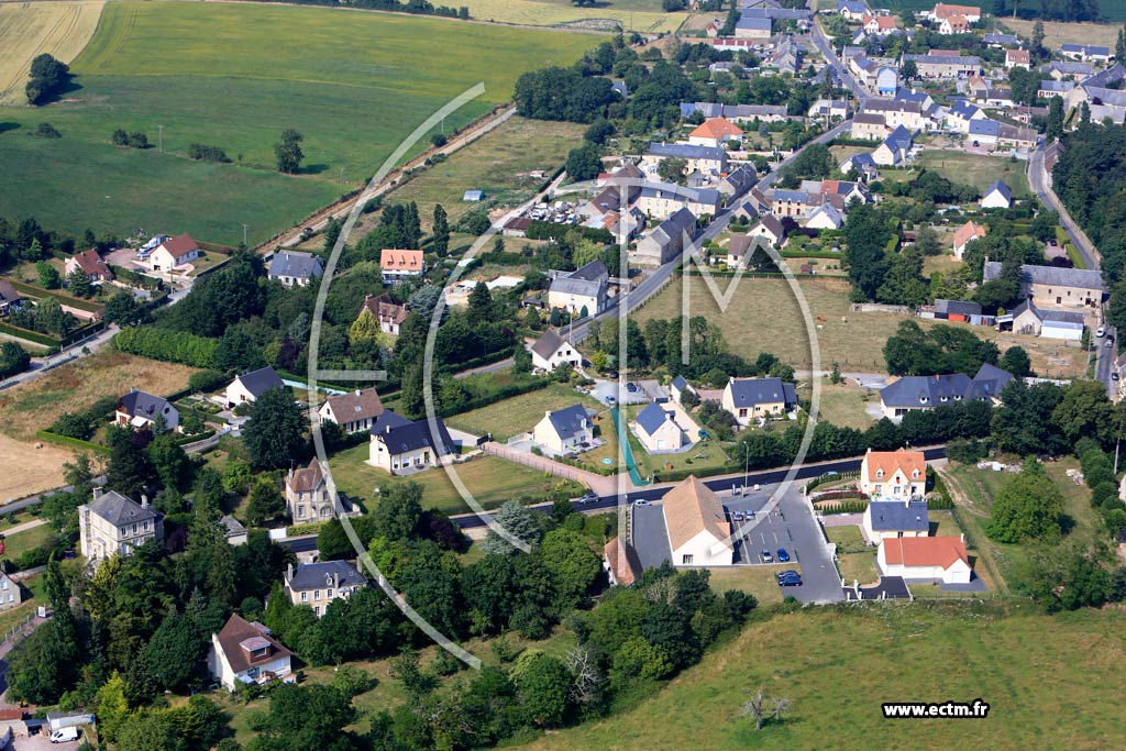 Photo arienne de Tilly-sur-Seulles (Saint-Pierre)