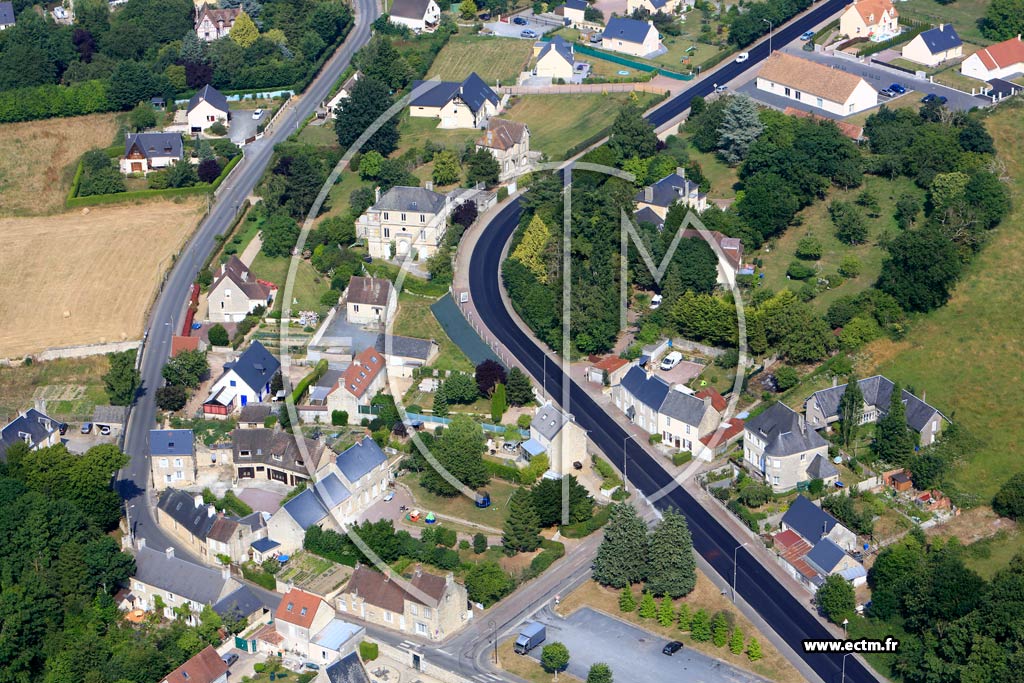 Photo arienne de Tilly-sur-Seulles (Saint-Pierre)