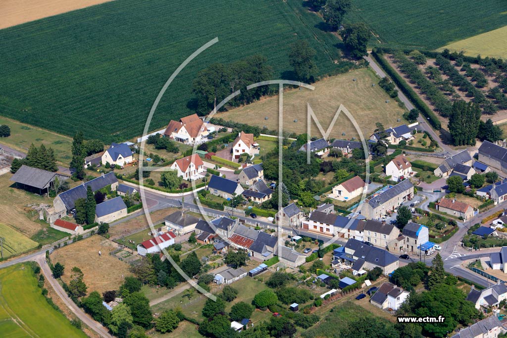 Photo arienne de Tilly-sur-Seulles (Saint-Pierre)
