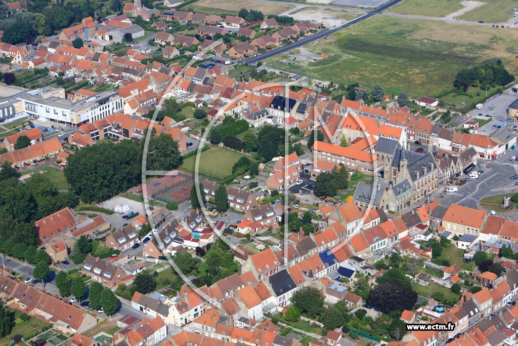 Photo arienne de Hondschoote (Quartier de l'Eglise)