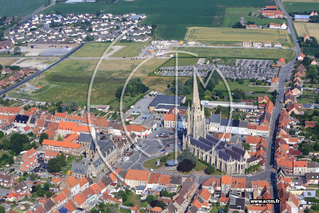 Photo arienne de Hondschoote (Quartier de l'Eglise)