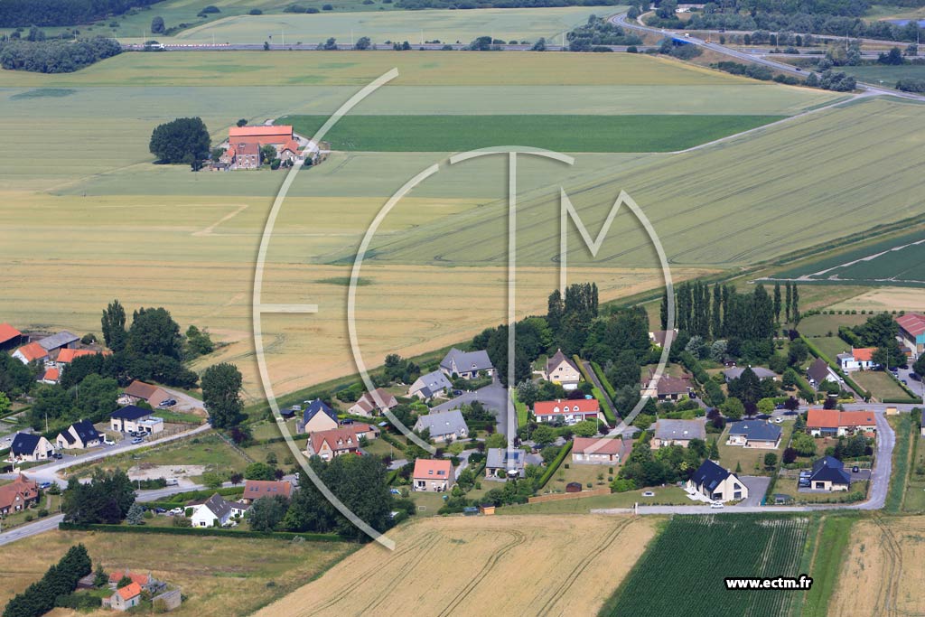 Photo arienne de Leffrinckoucke (Village)