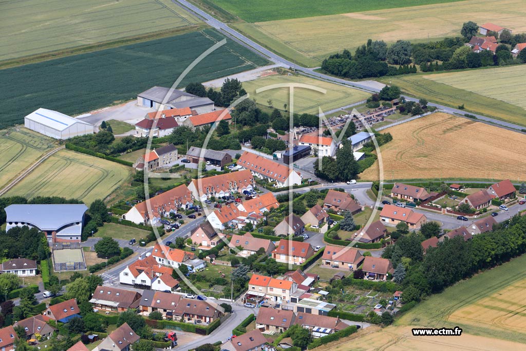 Photo arienne de Leffrinckoucke (Village)