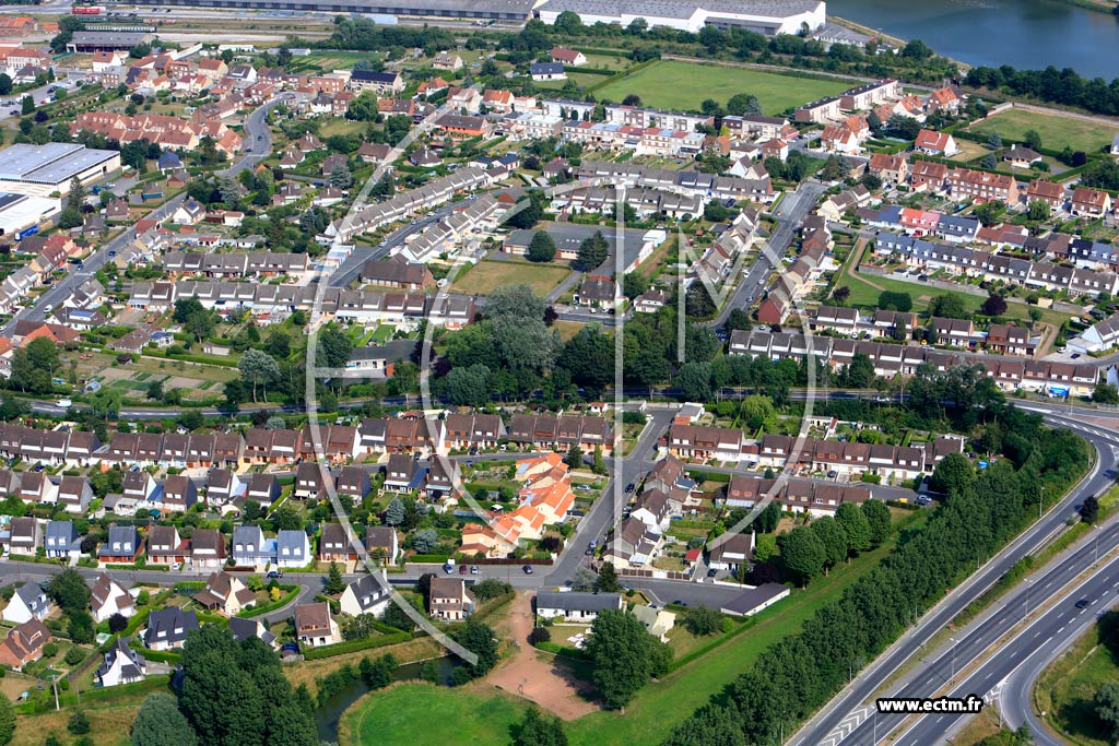 Photo arienne de Arques (Quartier de l'Etang de Batavia)
