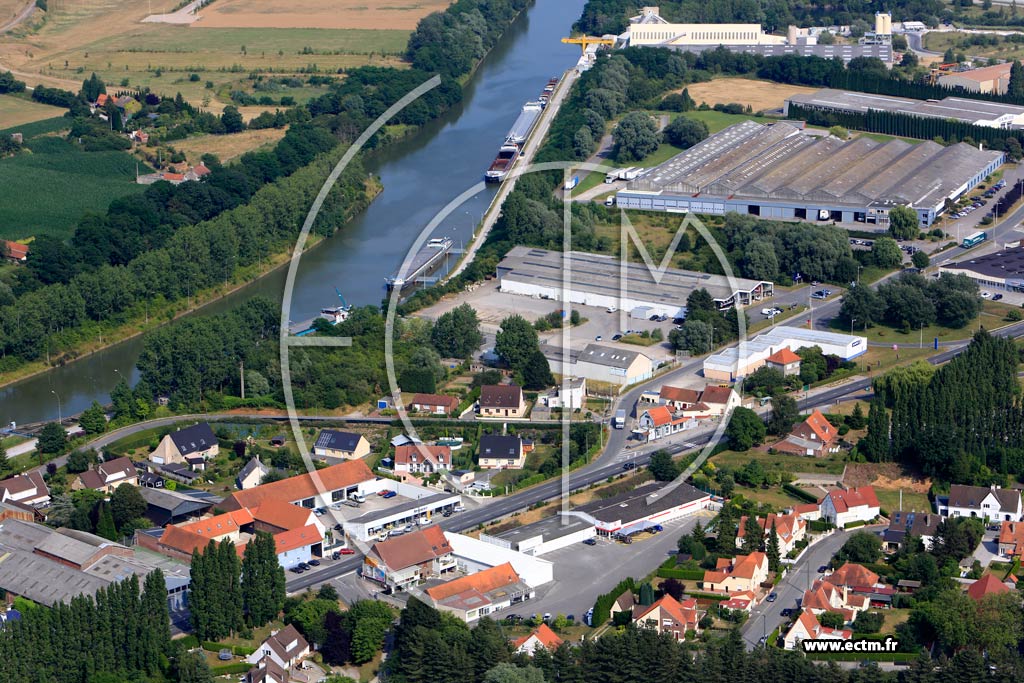 Photo arienne de Arques (Quartier de l'Etang de Batavia)