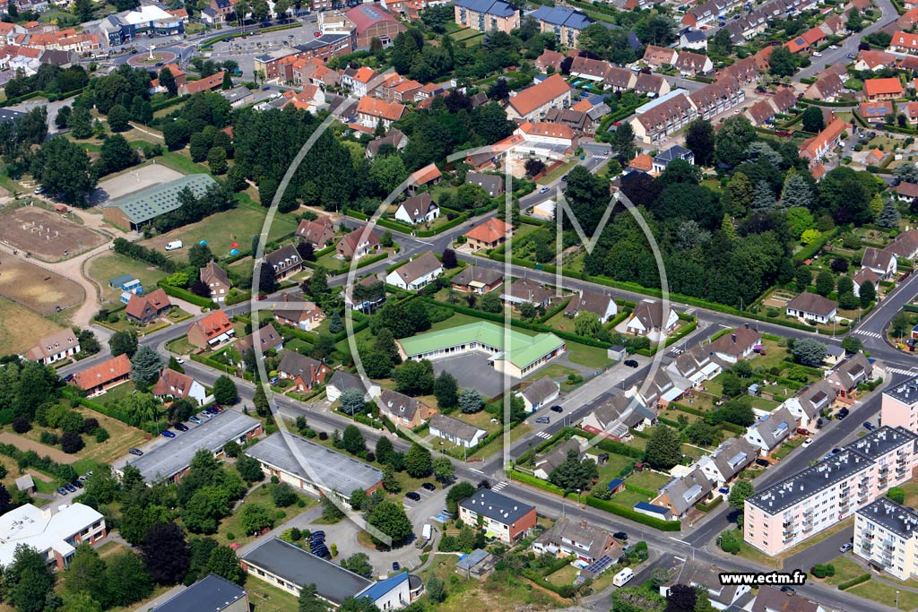 Photo arienne de Saint-Martin-au-Lart (Quartier de la Rue du Capitaine Revel)