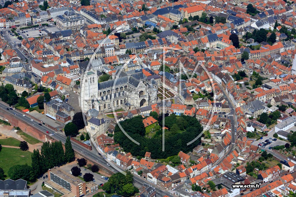 Photo arienne de Saint-Omer (Quartier de la Cathdrale)