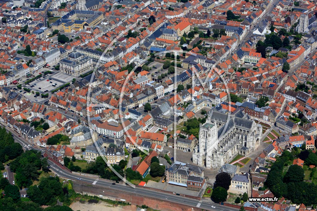 Photo arienne de Saint-Omer (Quartier de la Cathdrale)