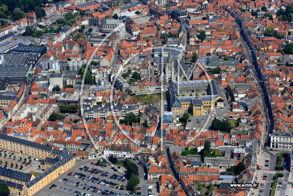 Photo arienne de Saint-Omer (Quartier de Rue de Calais)