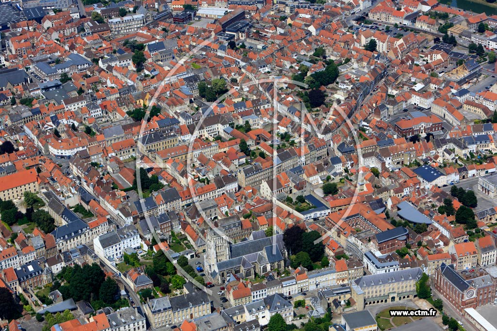 Photo arienne de Saint-Omer (Quartier de Rue Saint-Bertin)