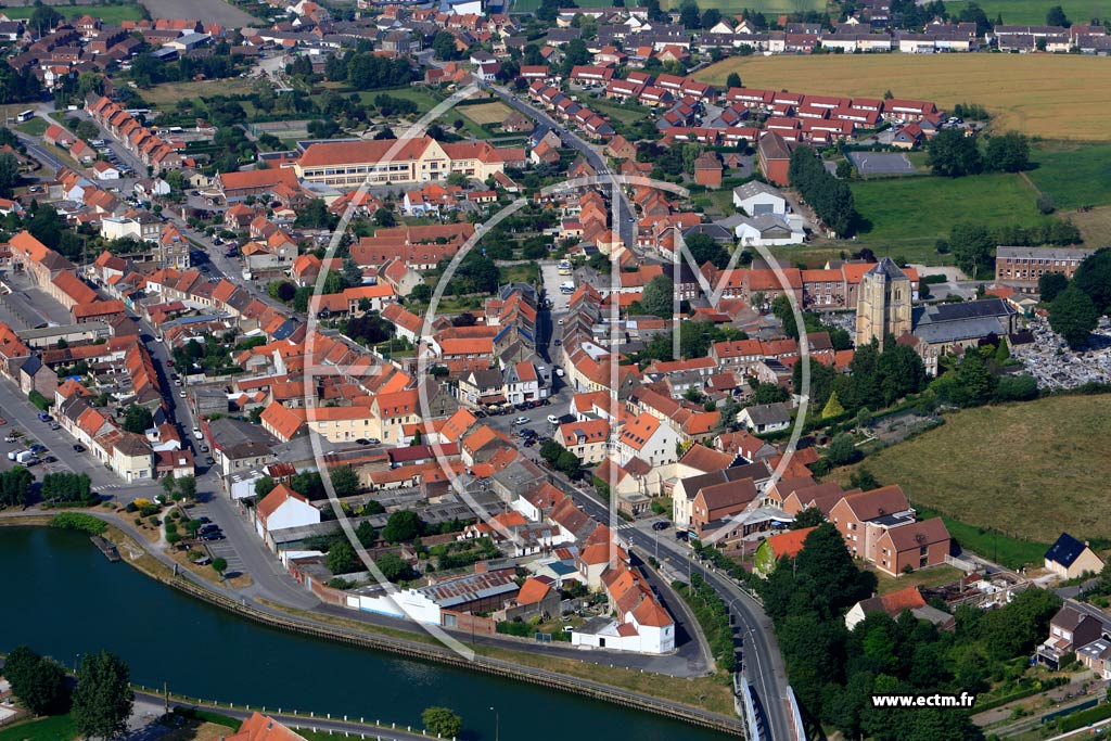 Photo arienne de Watten (Quartier du Pont sur l'Aa)