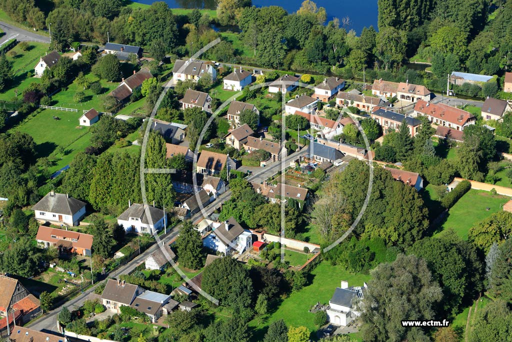 Photo arienne de Arnires-sur-Iton