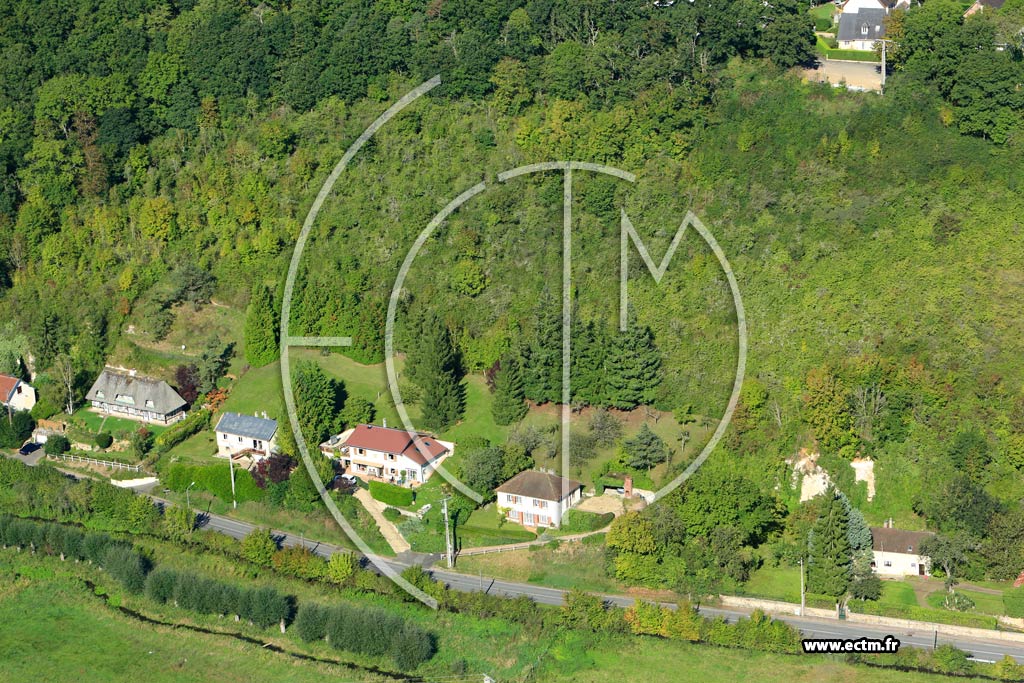 Photo arienne de Arnires-sur-Iton (Route de Conches)