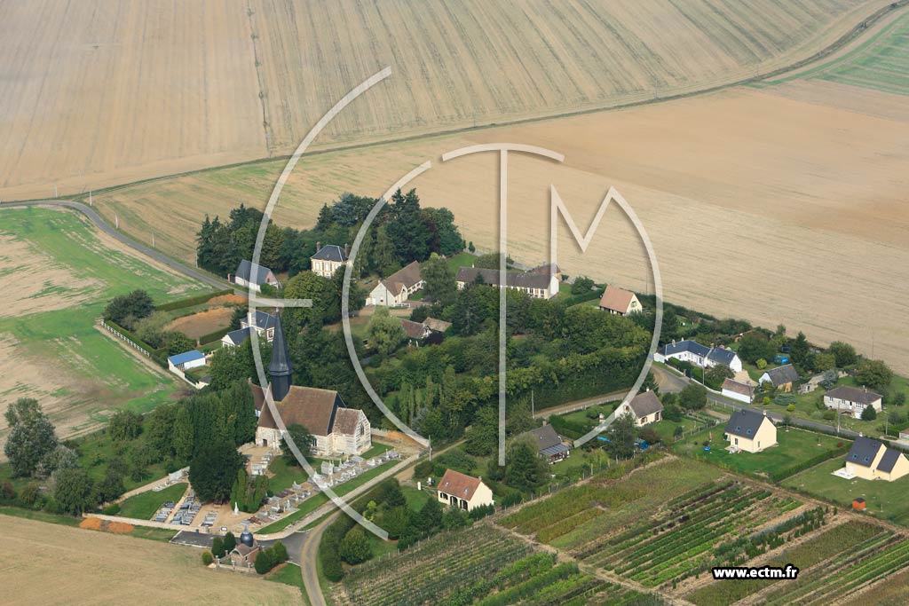 Photo arienne de Beaubray (L'glise)