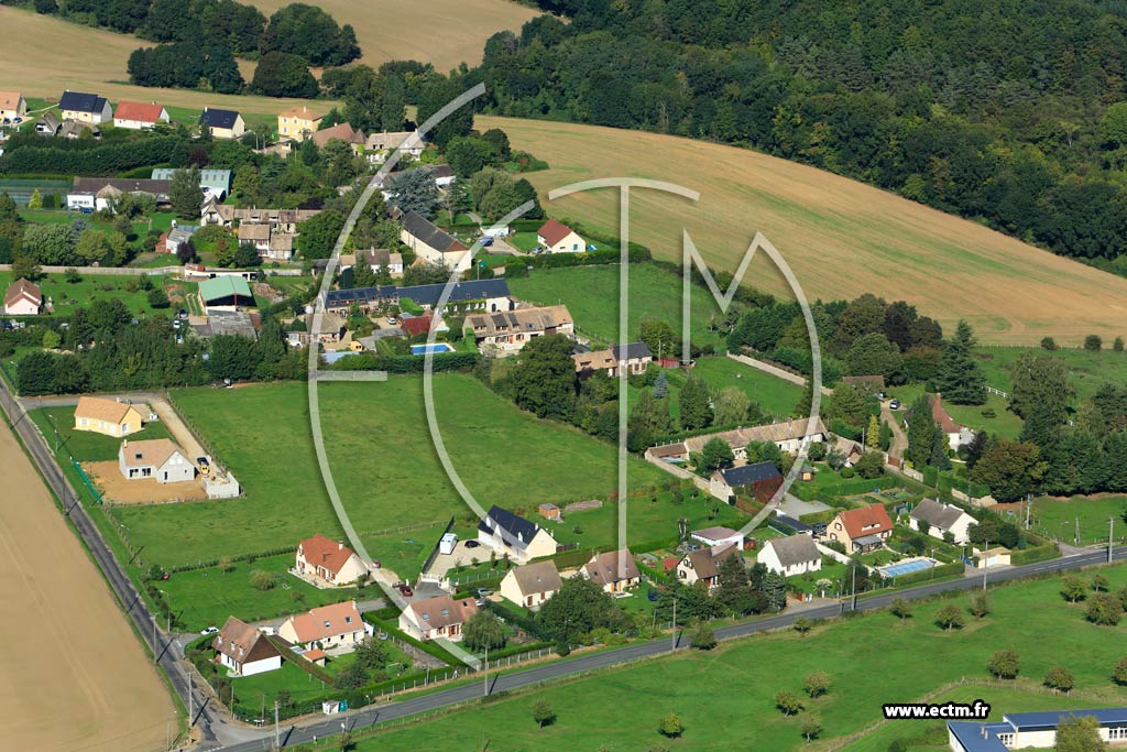 Photo arienne de Fontaine-sous-Jouy (Les Croisy)
