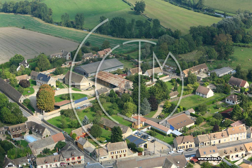 Photo arienne de Saint-Aquilin-de-Pacy